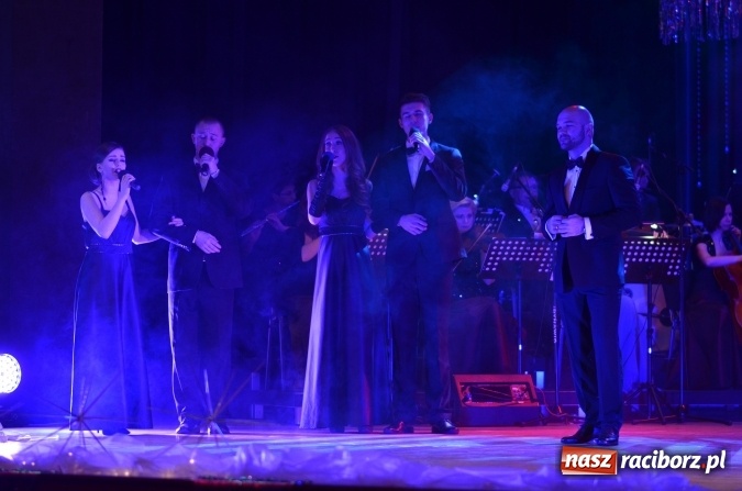 Zdjęcie w galerii na portalu naszraciborz.pl: Wiedeńska Gala Sylwestrowa tradycyjnie już w sylwestrową noc w Raciborskim Centrum Kultury - fotogaleria RCK wiadomości z regionu