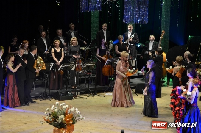 Zdjęcie w galerii na portalu naszraciborz.pl: Wiedeńska Gala Sylwestrowa tradycyjnie już w sylwestrową noc w Raciborskim Centrum Kultury - fotogaleria RCK wiadomości z regionu