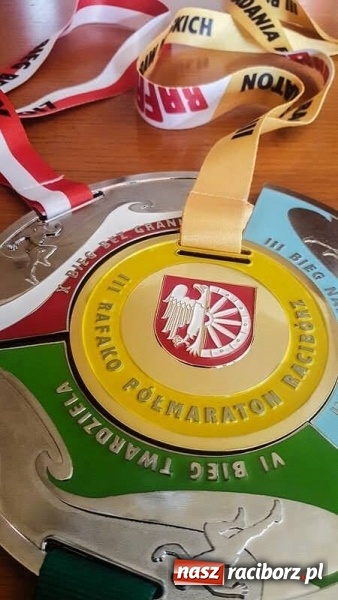 Zdjęcie w galerii na portalu naszraciborz.pl: 4 biegi, 4 medale. Zobacz medal przygotowany na 800-lecie praw miejskich Raciborza wiadomości z regionu