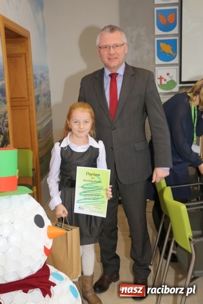 Zdjęcie w galerii na portalu naszraciborz.pl: Finał Konkursu ekologicznego Drugie życie odpadu - czyli ozdoba świąteczna wykonana z odpadów wiadomości z regionu