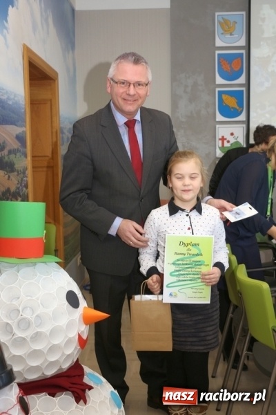 Zdjęcie w galerii na portalu naszraciborz.pl: Finał Konkursu ekologicznego Drugie życie odpadu - czyli ozdoba świąteczna wykonana z odpadów wiadomości z regionu