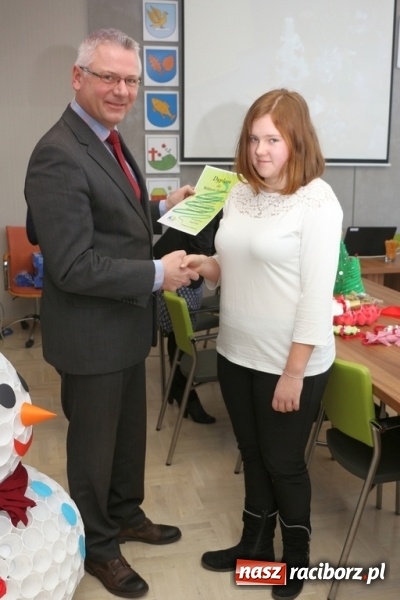 Zdjęcie w galerii na portalu naszraciborz.pl: Finał Konkursu ekologicznego Drugie życie odpadu - czyli ozdoba świąteczna wykonana z odpadów wiadomości z regionu