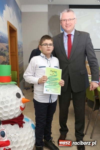 Zdjęcie w galerii na portalu naszraciborz.pl: Finał Konkursu ekologicznego Drugie życie odpadu - czyli ozdoba świąteczna wykonana z odpadów wiadomości z regionu