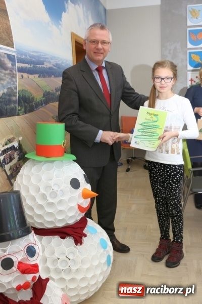 Zdjęcie w galerii na portalu naszraciborz.pl: Finał Konkursu ekologicznego Drugie życie odpadu - czyli ozdoba świąteczna wykonana z odpadów wiadomości z regionu