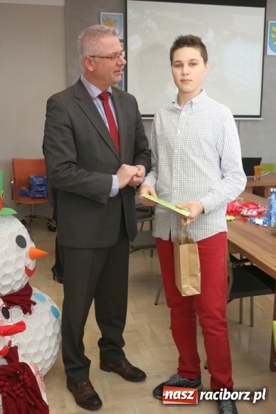 Zdjęcie w galerii na portalu naszraciborz.pl: Finał Konkursu ekologicznego Drugie życie odpadu - czyli ozdoba świąteczna wykonana z odpadów wiadomości z regionu