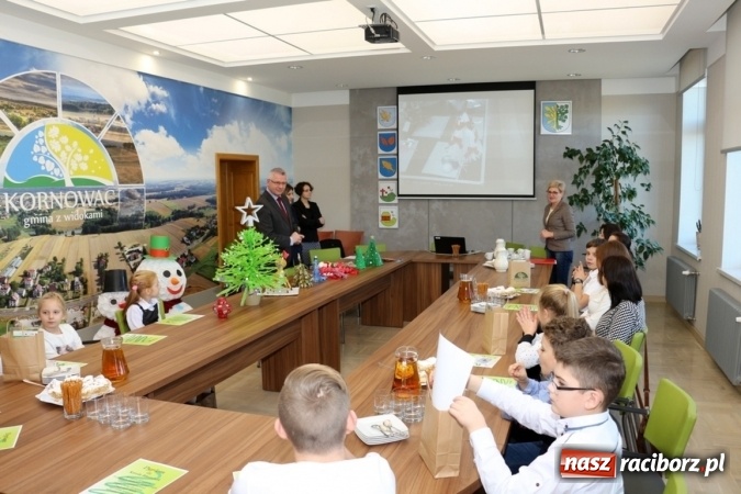 Zdjęcie w galerii na portalu naszraciborz.pl: Finał Konkursu ekologicznego Drugie życie odpadu - czyli ozdoba świąteczna wykonana z odpadów wiadomości z regionu