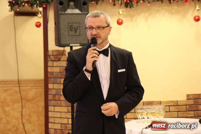 Zdjęcie w galerii na portalu naszraciborz.pl: Tak się bawi raciborski Mechanik! Trzy klasy na balu maturalnym w Pogrzebieniu FOTO i WIDEO wiadomości z regionu