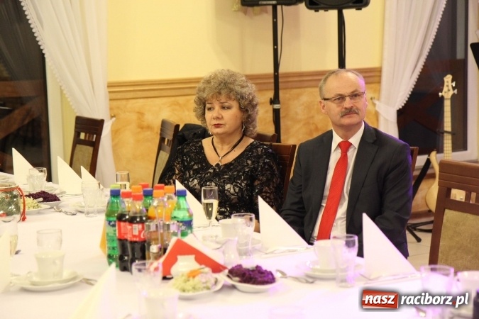 Zdjęcie w galerii na portalu naszraciborz.pl: Tak się bawi raciborski Mechanik! Trzy klasy na balu maturalnym w Pogrzebieniu FOTO i WIDEO wiadomości z regionu