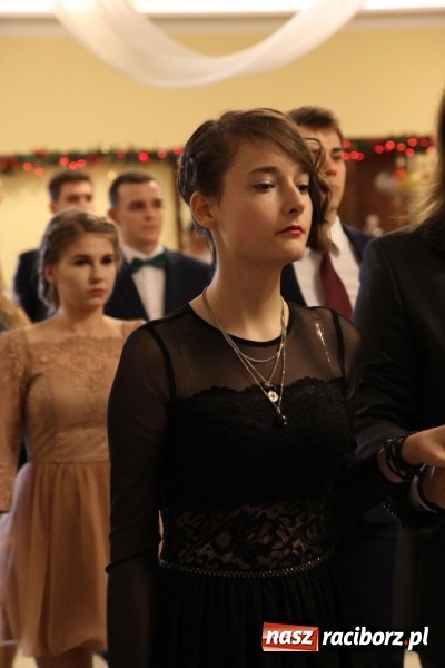 Zdjęcie w galerii na portalu naszraciborz.pl: Tak się bawi raciborski Mechanik! Trzy klasy na balu maturalnym w Pogrzebieniu FOTO i WIDEO wiadomości z regionu