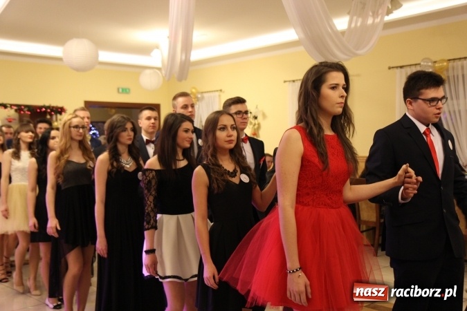 Zdjęcie w galerii na portalu naszraciborz.pl: Tak się bawi raciborski Mechanik! Trzy klasy na balu maturalnym w Pogrzebieniu FOTO i WIDEO wiadomości z regionu