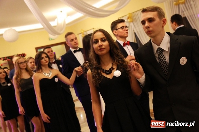 Zdjęcie w galerii na portalu naszraciborz.pl: Tak się bawi raciborski Mechanik! Trzy klasy na balu maturalnym w Pogrzebieniu FOTO i WIDEO wiadomości z regionu