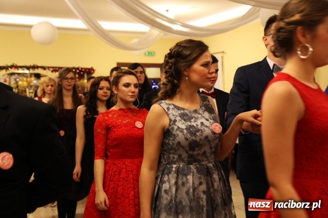 Zdjęcie w galerii na portalu naszraciborz.pl: Tak się bawi raciborski Mechanik! Trzy klasy na balu maturalnym w Pogrzebieniu FOTO i WIDEO wiadomości z regionu