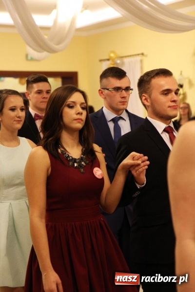 Zdjęcie w galerii na portalu naszraciborz.pl: Tak się bawi raciborski Mechanik! Trzy klasy na balu maturalnym w Pogrzebieniu FOTO i WIDEO wiadomości z regionu