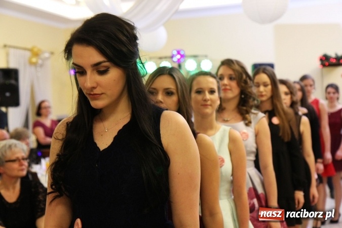 Zdjęcie w galerii na portalu naszraciborz.pl: Tak się bawi raciborski Mechanik! Trzy klasy na balu maturalnym w Pogrzebieniu FOTO i WIDEO wiadomości z regionu