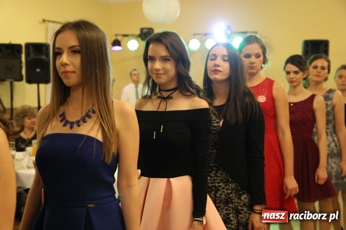 Zdjęcie w galerii na portalu naszraciborz.pl: Tak się bawi raciborski Mechanik! Trzy klasy na balu maturalnym w Pogrzebieniu FOTO i WIDEO wiadomości z regionu