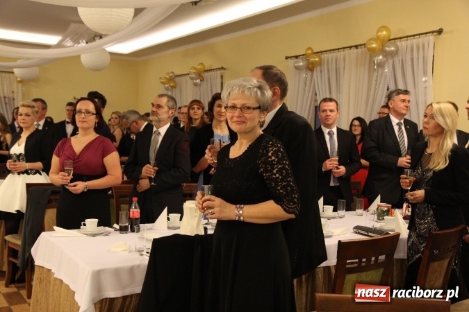 Zdjęcie w galerii na portalu naszraciborz.pl: Tak się bawi raciborski Mechanik! Trzy klasy na balu maturalnym w Pogrzebieniu FOTO i WIDEO wiadomości z regionu