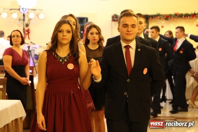 Zdjęcie w galerii na portalu naszraciborz.pl: Tak się bawi raciborski Mechanik! Trzy klasy na balu maturalnym w Pogrzebieniu FOTO i WIDEO wiadomości z regionu