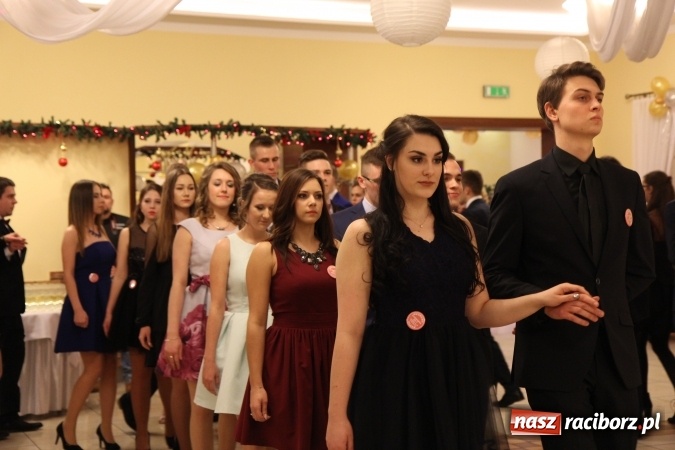 Zdjęcie w galerii na portalu naszraciborz.pl: Tak się bawi raciborski Mechanik! Trzy klasy na balu maturalnym w Pogrzebieniu FOTO i WIDEO wiadomości z regionu