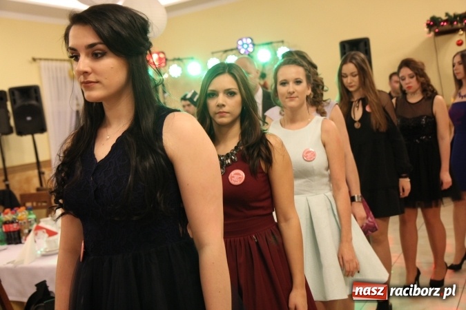 Zdjęcie w galerii na portalu naszraciborz.pl: Tak się bawi raciborski Mechanik! Trzy klasy na balu maturalnym w Pogrzebieniu FOTO i WIDEO wiadomości z regionu