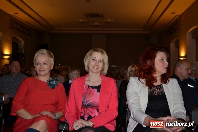 Zdjęcie w galerii na portalu naszraciborz.pl: Edward Simoni porwał publiczność w Tworkowie  wiadomości z regionu