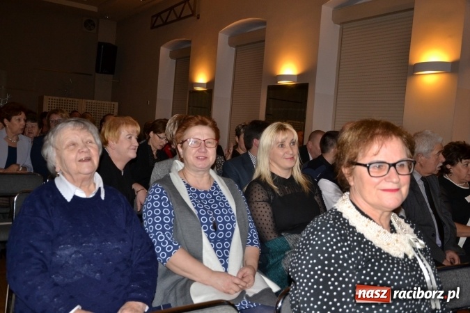 Zdjęcie w galerii na portalu naszraciborz.pl: Edward Simoni porwał publiczność w Tworkowie  wiadomości z regionu
