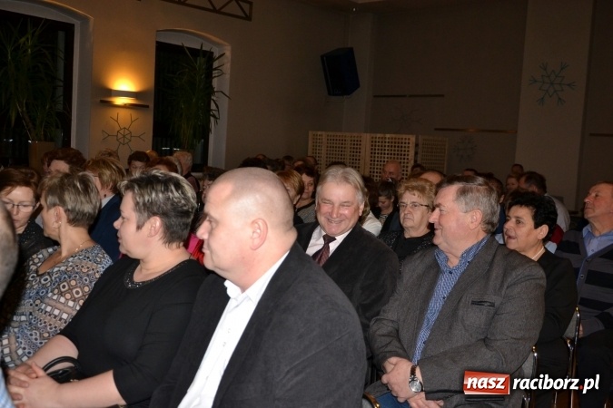 Zdjęcie w galerii na portalu naszraciborz.pl: Edward Simoni porwał publiczność w Tworkowie  wiadomości z regionu