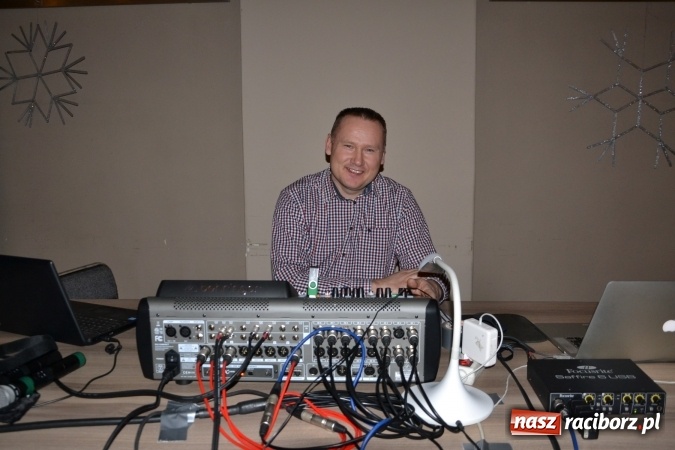 Zdjęcie w galerii na portalu naszraciborz.pl: Edward Simoni porwał publiczność w Tworkowie  wiadomości z regionu