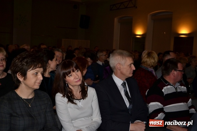 Zdjęcie w galerii na portalu naszraciborz.pl: Edward Simoni porwał publiczność w Tworkowie  wiadomości z regionu