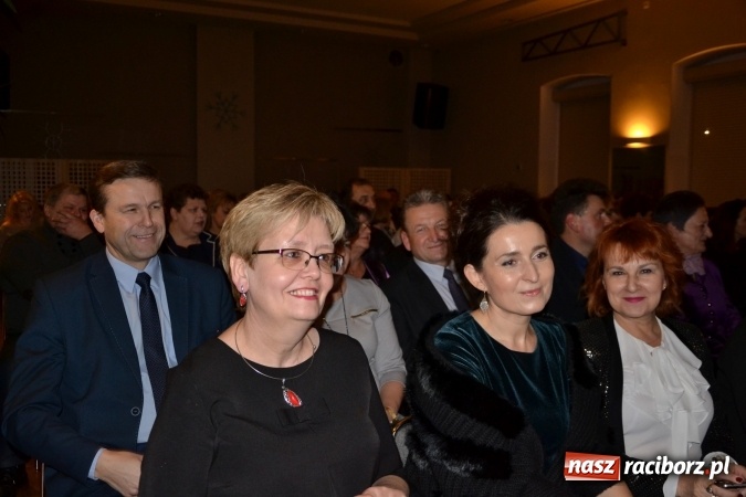 Zdjęcie w galerii na portalu naszraciborz.pl: Edward Simoni porwał publiczność w Tworkowie  wiadomości z regionu