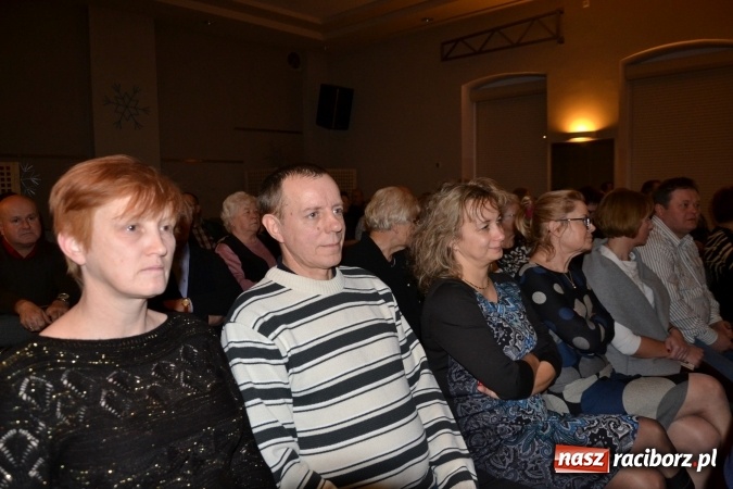 Zdjęcie w galerii na portalu naszraciborz.pl: Edward Simoni porwał publiczność w Tworkowie  wiadomości z regionu