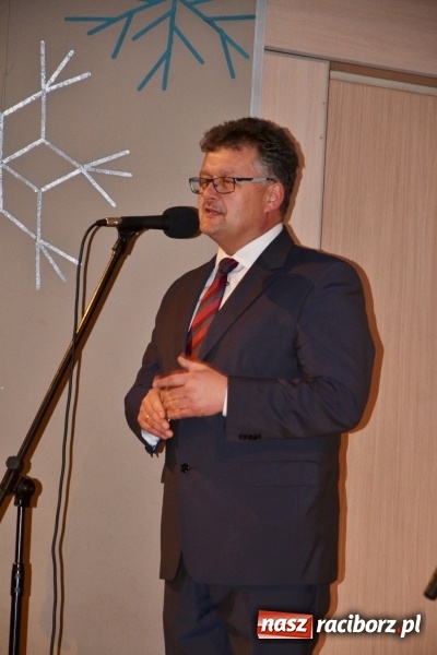 Zdjęcie w galerii na portalu naszraciborz.pl: Edward Simoni porwał publiczność w Tworkowie  wiadomości z regionu