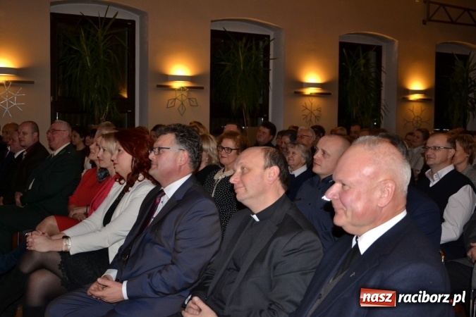 Zdjęcie w galerii na portalu naszraciborz.pl: Edward Simoni porwał publiczność w Tworkowie  wiadomości z regionu