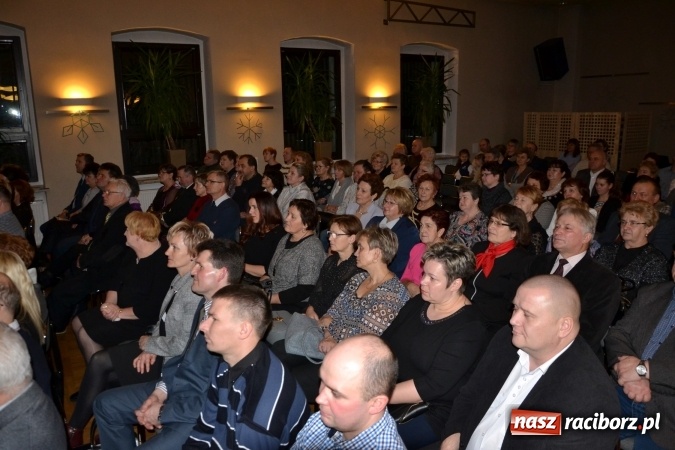 Zdjęcie w galerii na portalu naszraciborz.pl: Edward Simoni porwał publiczność w Tworkowie  wiadomości z regionu