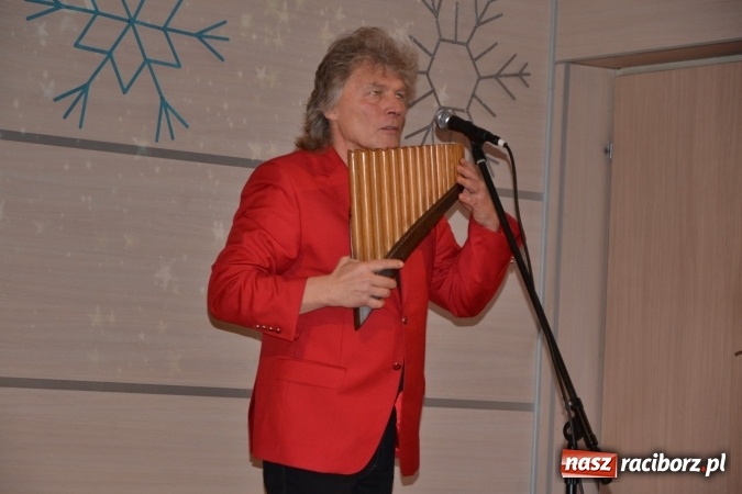 Zdjęcie w galerii na portalu naszraciborz.pl: Edward Simoni porwał publiczność w Tworkowie  wiadomości z regionu