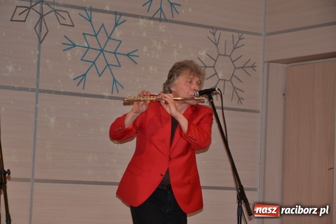 Zdjęcie w galerii na portalu naszraciborz.pl: Edward Simoni porwał publiczność w Tworkowie  wiadomości z regionu