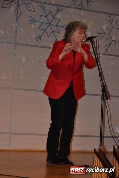 Zdjęcie w galerii na portalu naszraciborz.pl: Edward Simoni porwał publiczność w Tworkowie  wiadomości z regionu