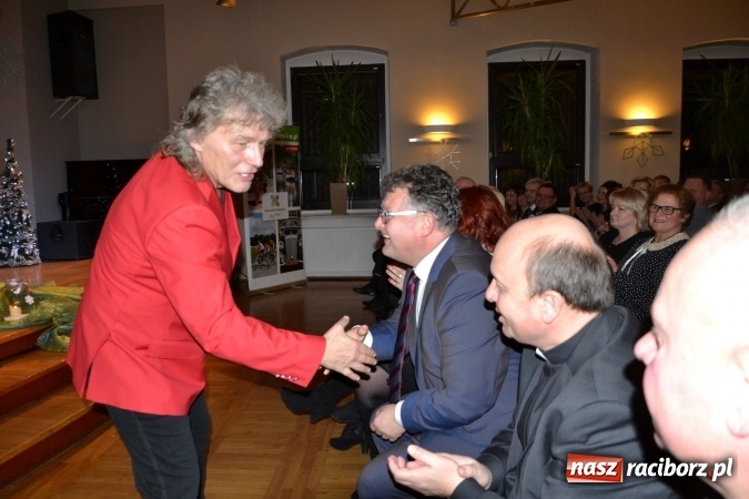 Zdjęcie w galerii na portalu naszraciborz.pl: Edward Simoni porwał publiczność w Tworkowie  wiadomości z regionu