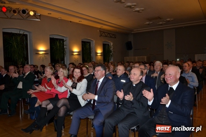 Zdjęcie w galerii na portalu naszraciborz.pl: Edward Simoni porwał publiczność w Tworkowie  wiadomości z regionu