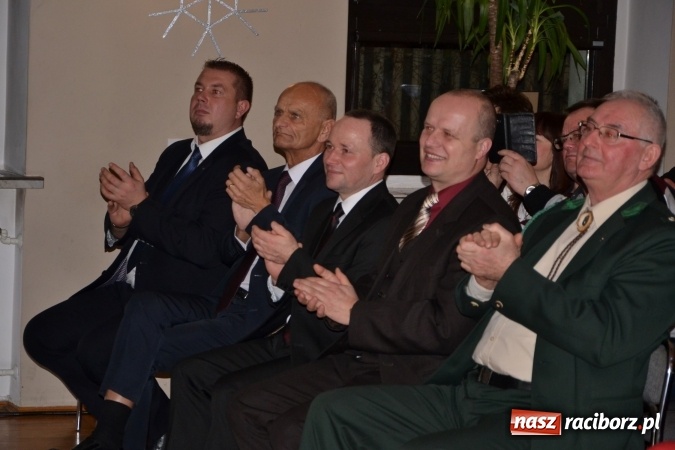 Zdjęcie w galerii na portalu naszraciborz.pl: Edward Simoni porwał publiczność w Tworkowie  wiadomości z regionu