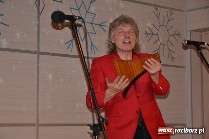 Zdjęcie w galerii na portalu naszraciborz.pl: Edward Simoni porwał publiczność w Tworkowie  wiadomości z regionu