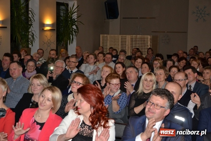 Zdjęcie w galerii na portalu naszraciborz.pl: Edward Simoni porwał publiczność w Tworkowie  wiadomości z regionu