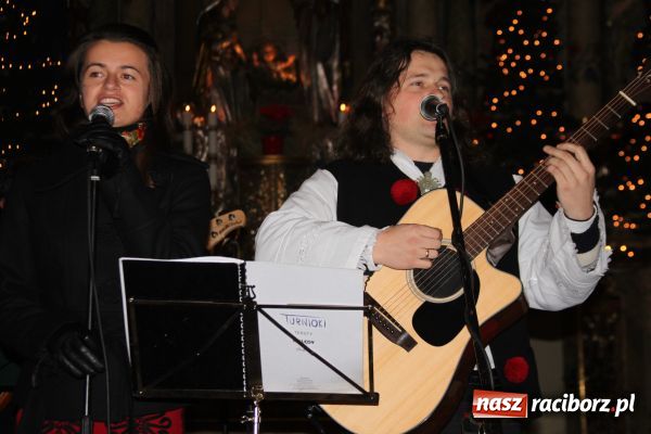 Zdjęcie w galerii na portalu naszraciborz.pl: Kolędowanie z Turniokami w Tworkowie wiadomości z regionu