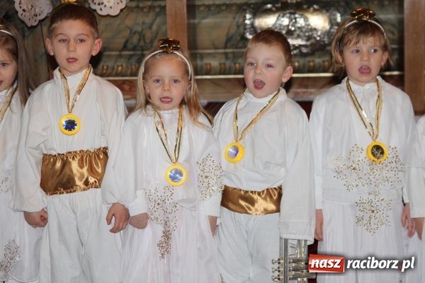 Zdjęcie w galerii na portalu naszraciborz.pl: Kolędowanie z Turniokami w Tworkowie wiadomości z regionu