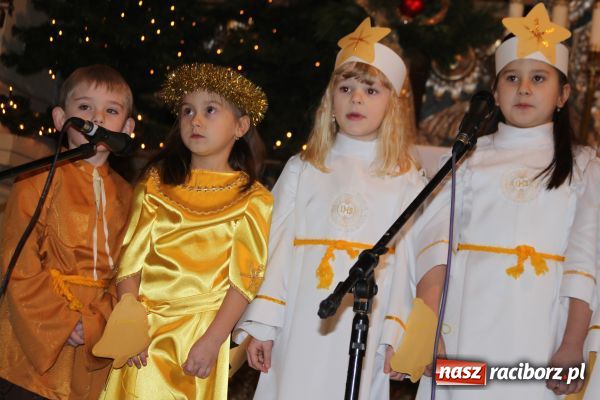 Zdjęcie w galerii na portalu naszraciborz.pl: Kolędowanie z Turniokami w Tworkowie wiadomości z regionu