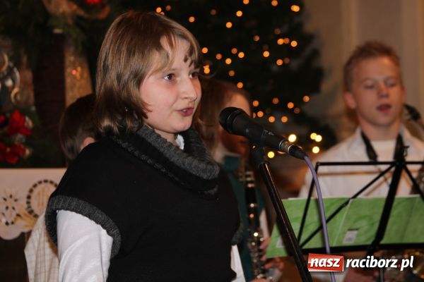 Zdjęcie w galerii na portalu naszraciborz.pl: Kolędowanie z Turniokami w Tworkowie wiadomości z regionu