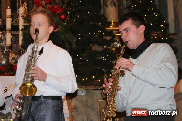 Zdjęcie w galerii na portalu naszraciborz.pl: Kolędowanie z Turniokami w Tworkowie wiadomości z regionu