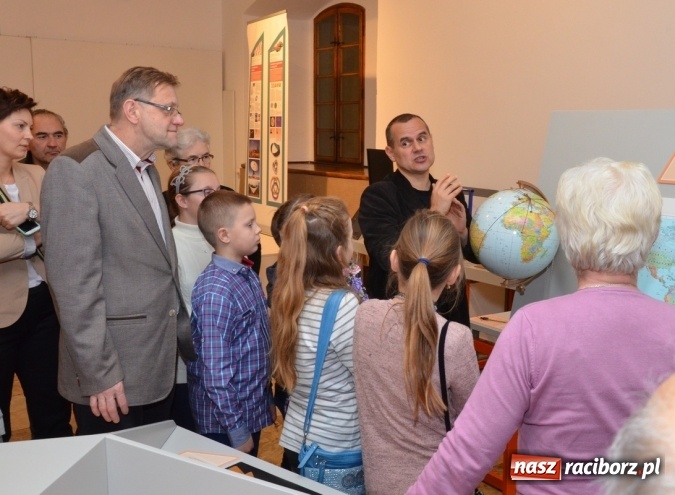 Zdjęcie w galerii na portalu naszraciborz.pl: Wszystko... jest liczbą - zobacz zdjęcia z otwarcia nowej wystawy w raciborskim Muzeum wiadomości z regionu