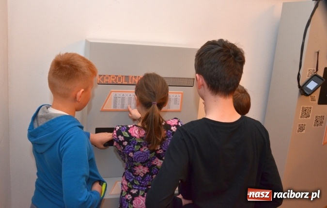 Zdjęcie w galerii na portalu naszraciborz.pl: Wszystko... jest liczbą - zobacz zdjęcia z otwarcia nowej wystawy w raciborskim Muzeum wiadomości z regionu