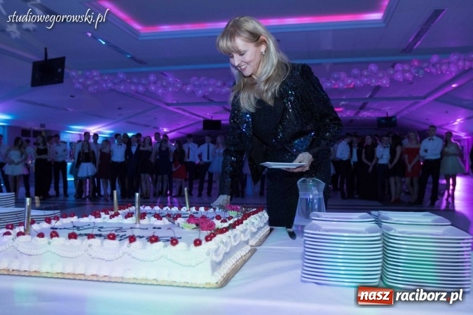 Zdjęcie w galerii na portalu naszraciborz.pl: Przednia zabawa na studniówce ZSOMS  wiadomości z regionu