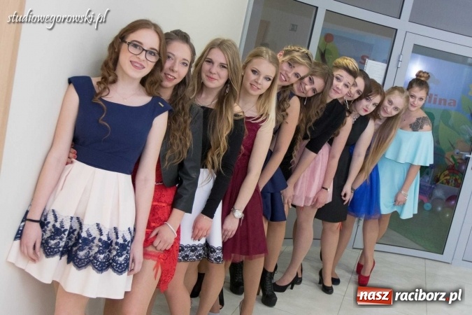 Zdjęcie w galerii na portalu naszraciborz.pl: Przednia zabawa na studniówce ZSOMS  wiadomości z regionu